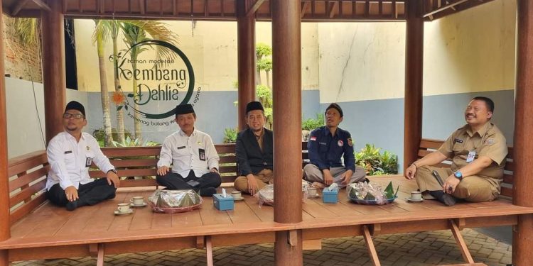 Kakanwil Resmikan Taman Moderasi Kembang Dahlia