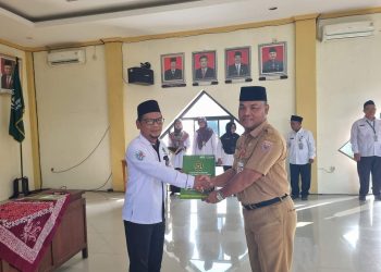 KaKankemenag Serahkan 25 SK