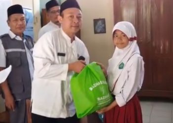 Kemenag dan Baznas Batang Bagikan Paket Sembako kepada 175 Anak Yatim