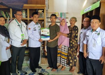 UPZ Serahkan Bantuan Korban Tanah Longsong Dan Puting Beliung
