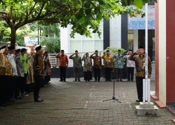 Laksanakan Intruksi Menteri Agama Gelar Upacara Penghormatan Bendera