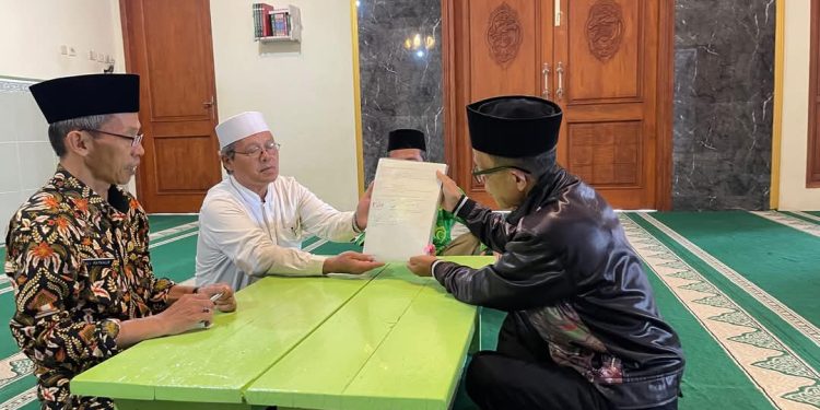 KUA Kecamatan Batang Pimpin Ikrar Wakaf