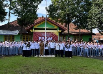 MANU 01 Limpung Terjunkan Siswanya Kemasyarakat