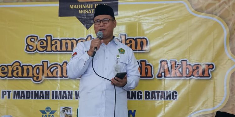 Kepala Kantor Kemenag Batang Lepas Jemaah Umroh