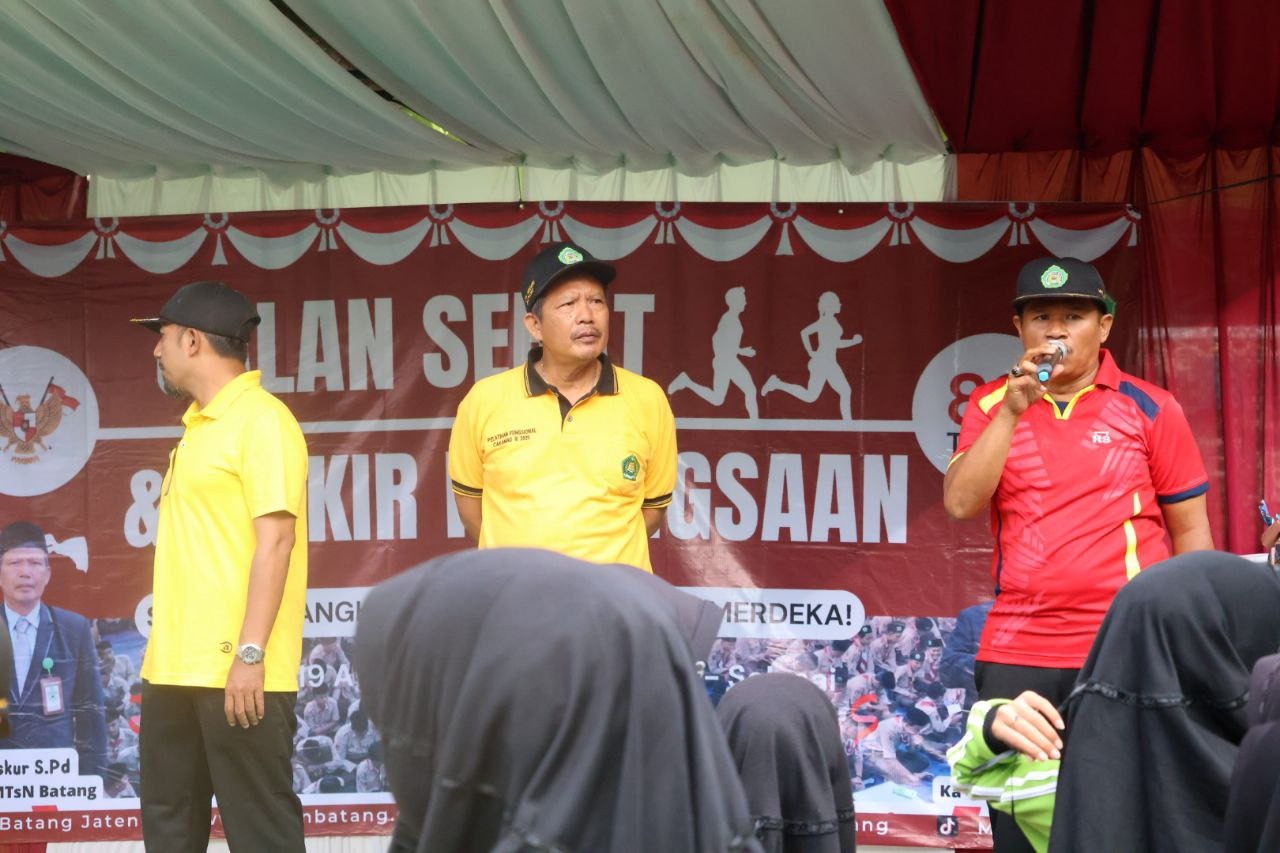 MTsN Batang Gelar Jalan Sehat dan Dzikir Kebangsaan