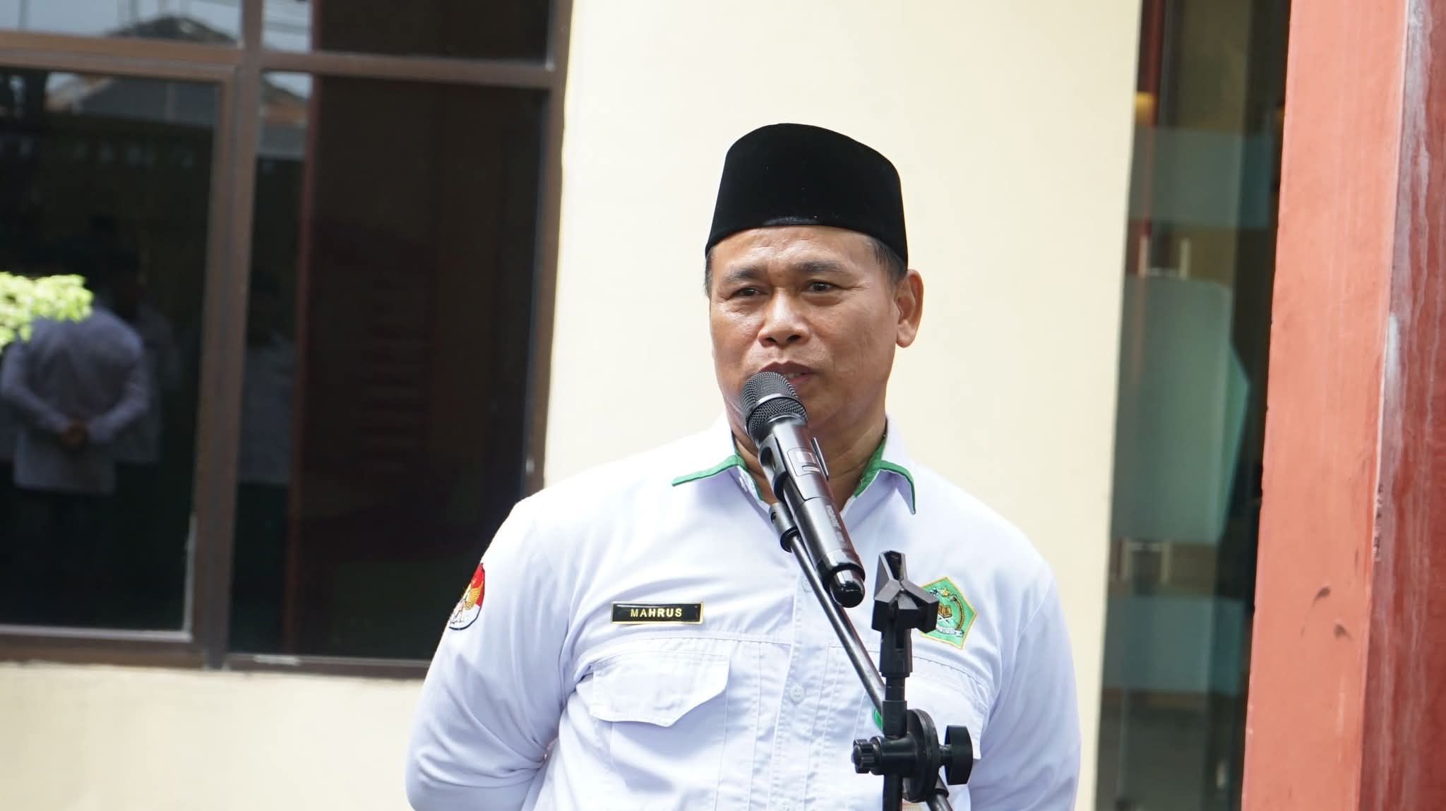 Kemenag Batang Gelar Apel Penghormatan Bendera Merah Putih