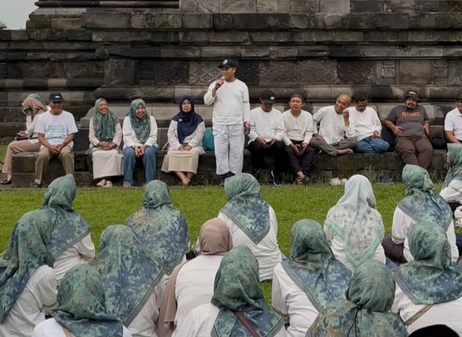 Hormati ASN Kemenag Yang Memasuki Purna Tugas Dengan Tour Ke Yogyakarta