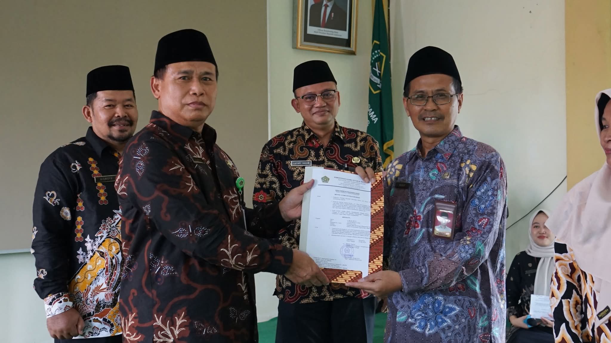 Kakankemenag Batang Berpamitan di Penghujung Tugas