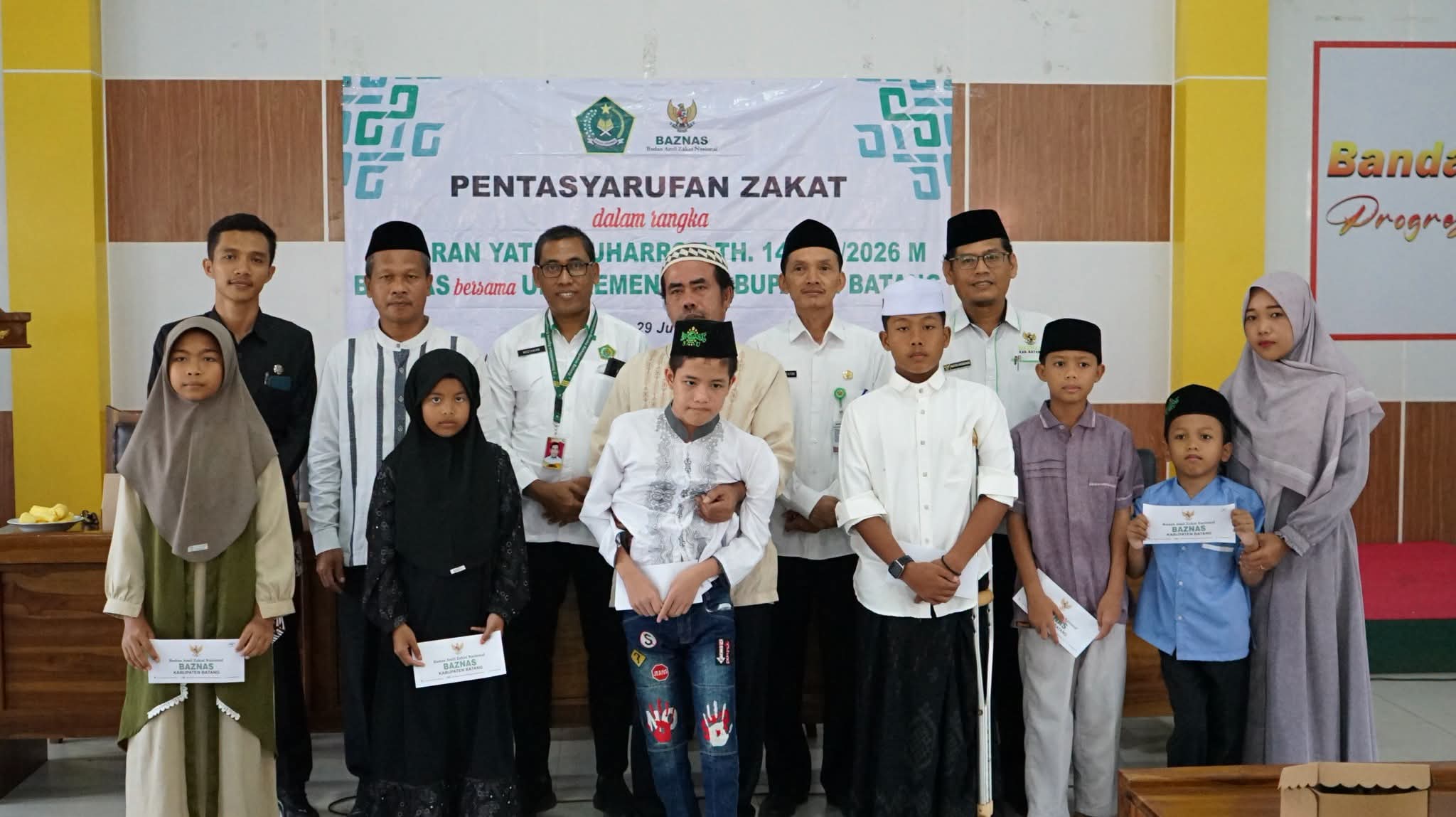 Rayakan Lebaran Yatim dan Disabilitas, Kemenag dan BAZNAS Salurkan Bantuan