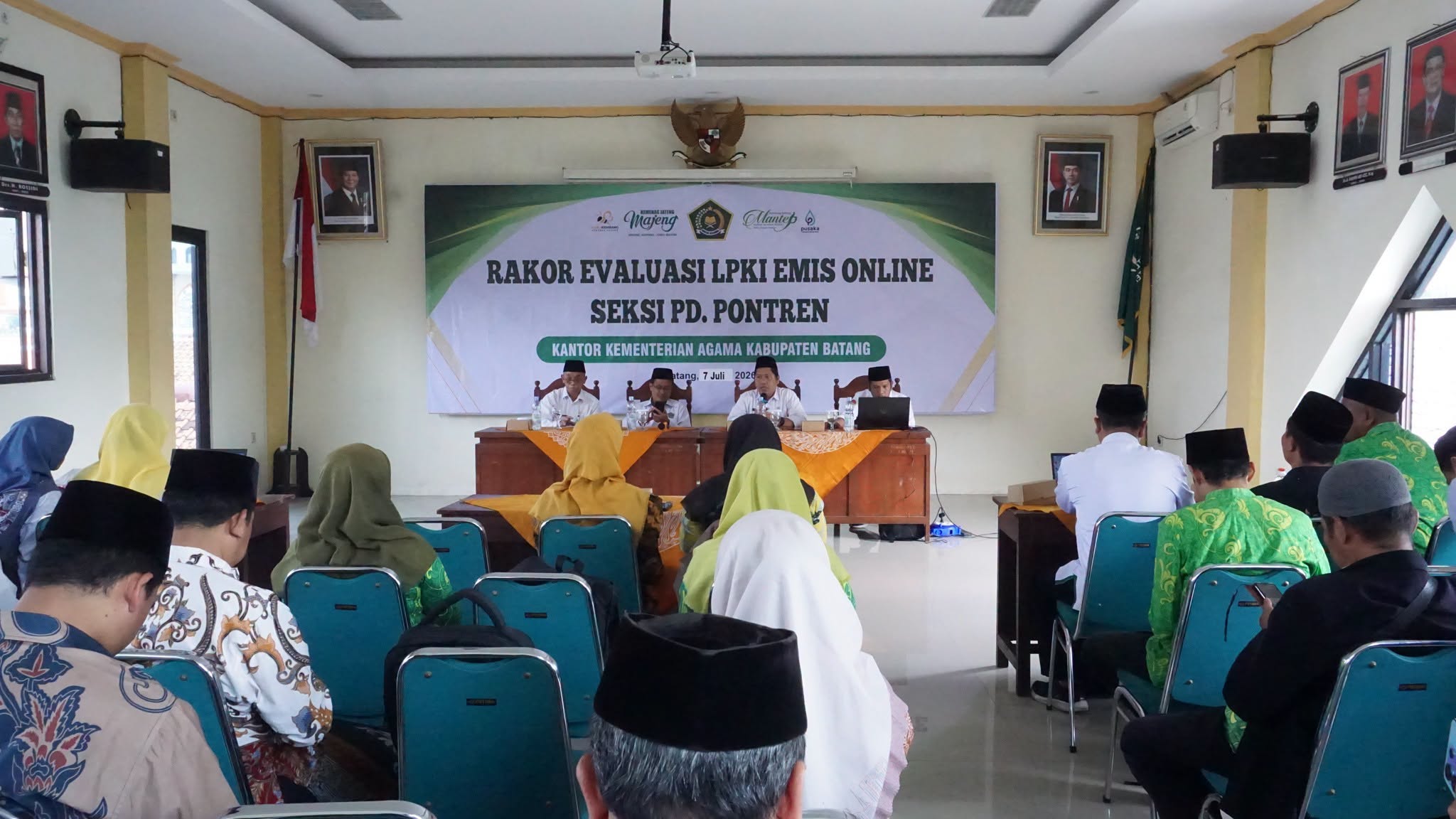 Kemenag Batang Gelar Rapat Evaluasi EMIS Untuk LPQ