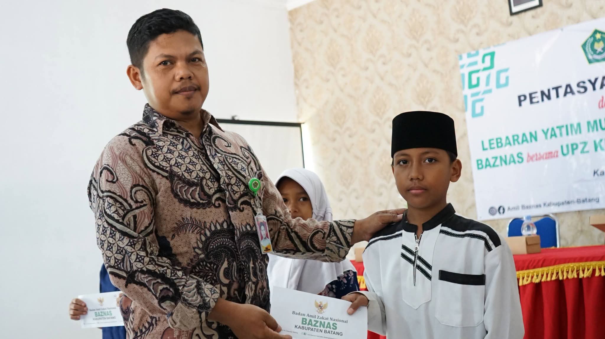 92 Anak Yatim di Kandeman Terima Santunan