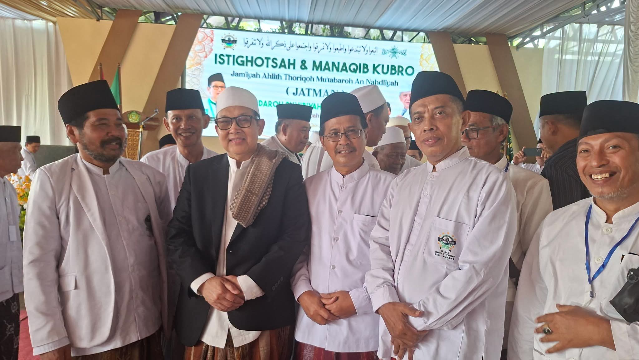 Plt. Ka.kankemenag Batang Hadiri Manaqib Kubro JATMAN