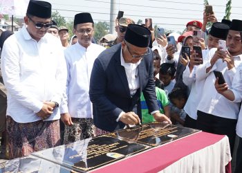 Jembatan Kalibelo Tersono Diresmikan, Bupati Ajak Masyarakat Menjaga Fasilitas