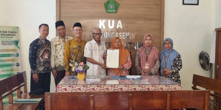 Selamatkan Aset Umat, KUA Warungasem Gelar Ikrar Wakaf