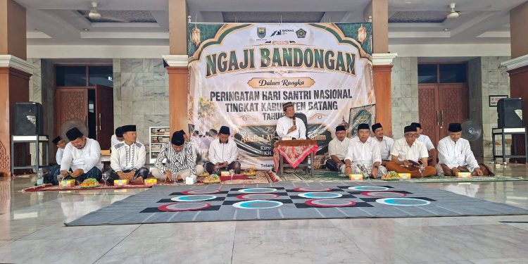 Kemenag Batang Ikuti “Ngaji Bandongan” Peringatan Hari Santri 