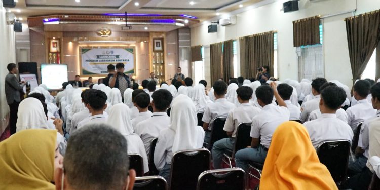 Dukung Literasi Hukum, Kemenag Batang Hadiri Launching Program Labdarkum